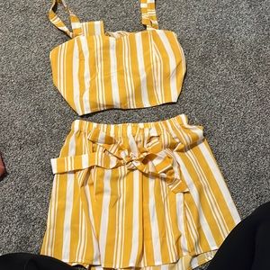 Two piece set. Never worn, perfect for summer!!